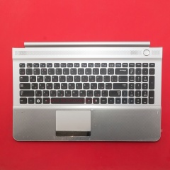 Клавиатура для ноутбука Samsung NP-RC520 черная с серебристым топкейсом